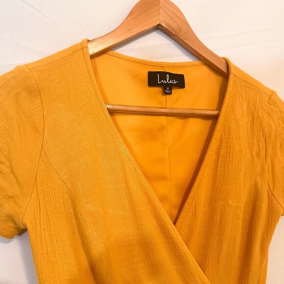 3 FOR $50! 🎁 LULUs My Philosophy Golden Yellow Wrap Mini Dress Sz. S - Picture 4 of 7